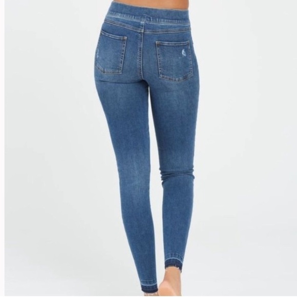 Spanx Slimming Ankle length skinny jeans - Picture 3 of 10